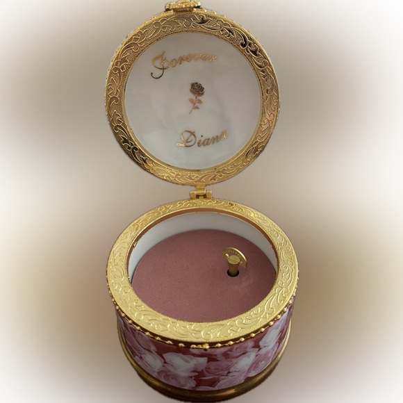 Princess Diana- Music Box with certificate of Authenticity - Picture 4 of 9